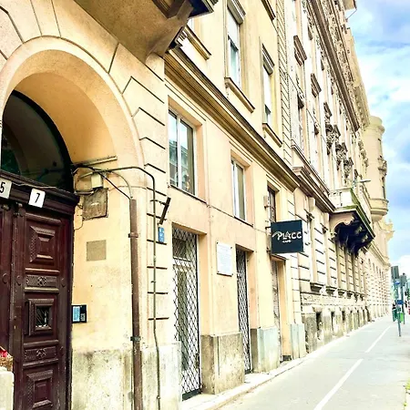 Modelia At Gellert Square Budapest
