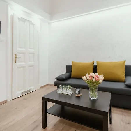 Modelia At Gellert Square *